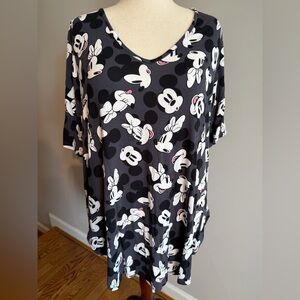 Disney by Torrid Mickey/Minnie Super Soft Tunic Tee - Torrid Size 4 (26,4X)